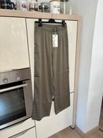 NEU Etikett Only Hose Stoffhose Pluderhose Satin Grün Gr M Brindl Nordrhein-Westfalen - Dorsten Vorschau