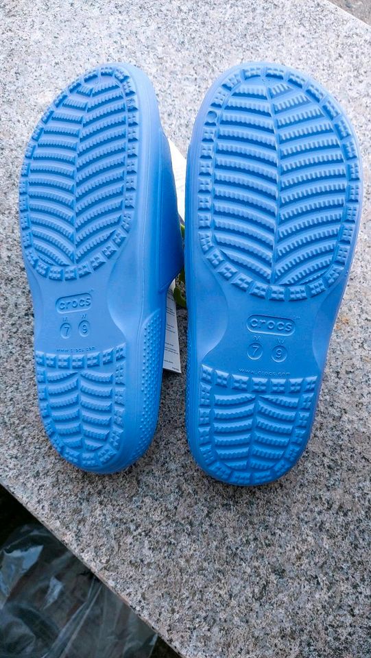 Crocs Schuhe in Sandberg