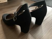 Tamaris Riemchen Pumps Gr. 39 schwarz Wildleder Blockabsatz Nordrhein-Westfalen - Arnsberg Vorschau