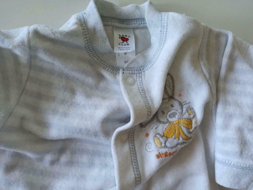 62 2x H&M C&A Schlafanzug Baby weiß Schlaf-Overall in Berlin