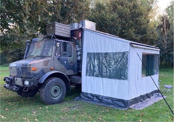 Unimog 1300L Expeditions-/Wohnmobil, Pritsche/Container in Esens