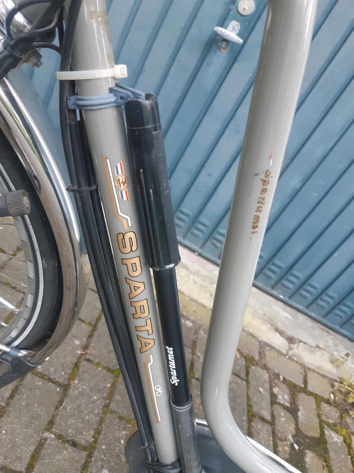 Fahrrad mit Motor in Viersen