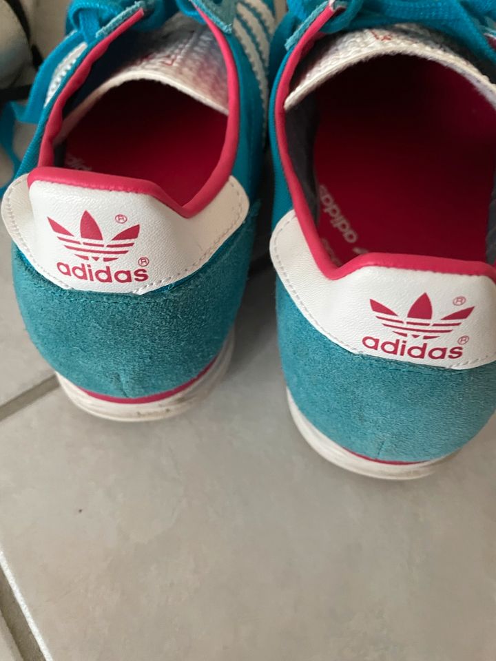 Sneakers von Adidas in Straßberg