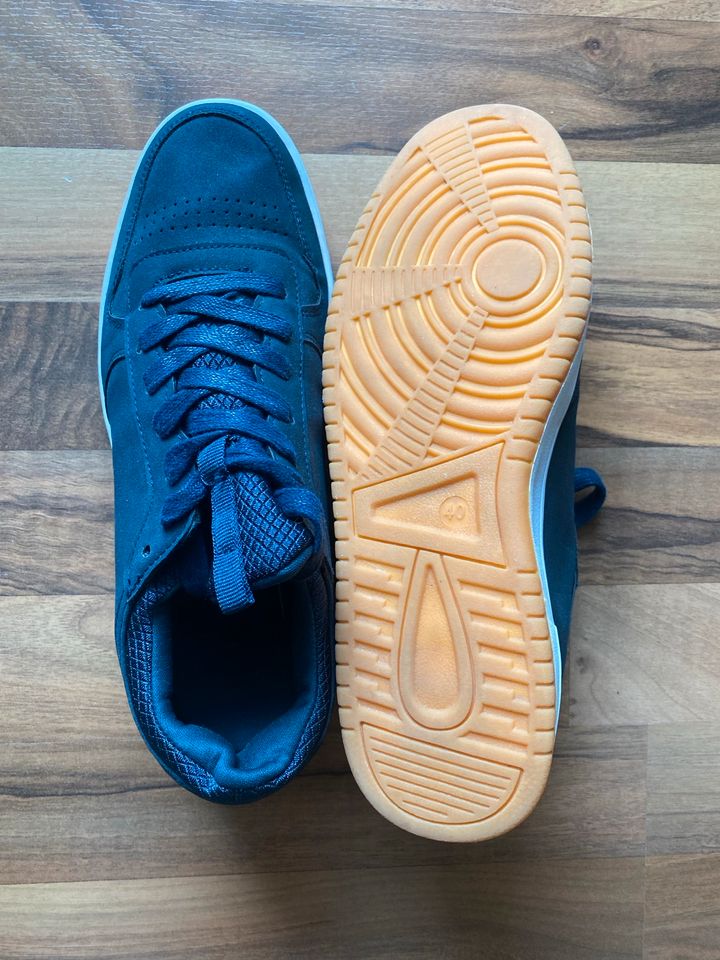 Sneaker  dunkelblau     Größe  40    NEU in Hagen