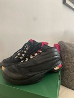 Schwarze Tommy Hilfiger Sneaker Größe 36 Damen Nordrhein-Westfalen - Gummersbach Vorschau