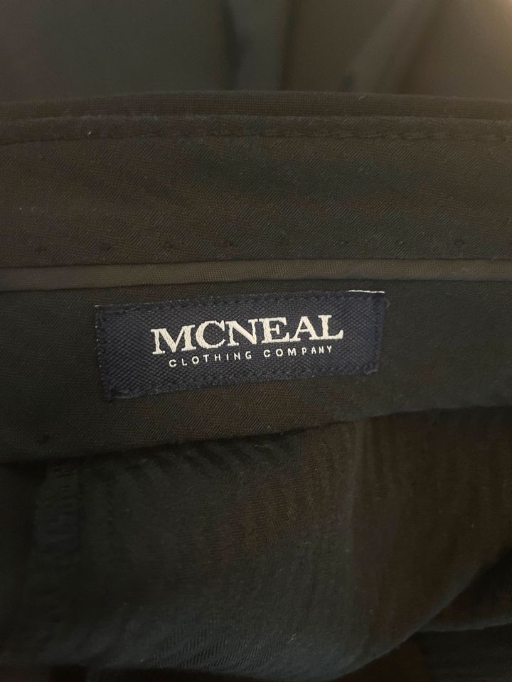McNeal Anzug Herren EUR 50/52 schwarz (Jacket und Hose) in Limburg