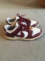 NIKE Sneaker Dunk Low Sail Team Red Gold Medallion 41 UK 7 Eimsbüttel - Hamburg Eimsbüttel (Stadtteil) Vorschau