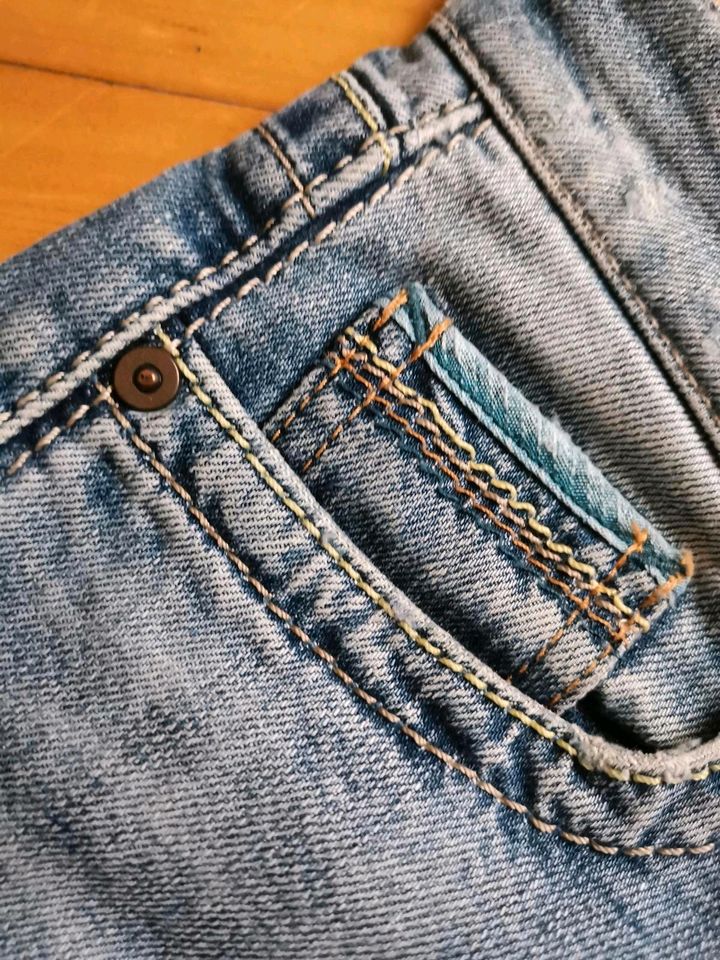 Mavi Jeans Gr 25/30 in dezentem Used Look in Neuhofen