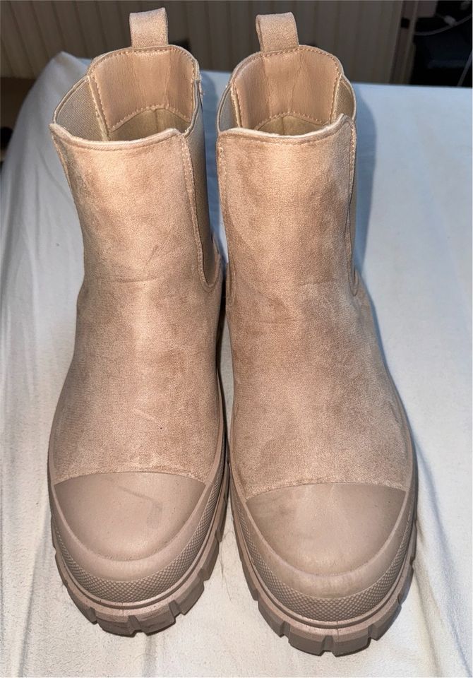 Damen Stiefel gr. 39 rosé/beige in Zeven