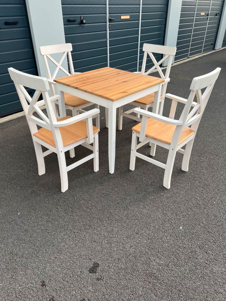 Tisch + 4 Stühle in Forchheim