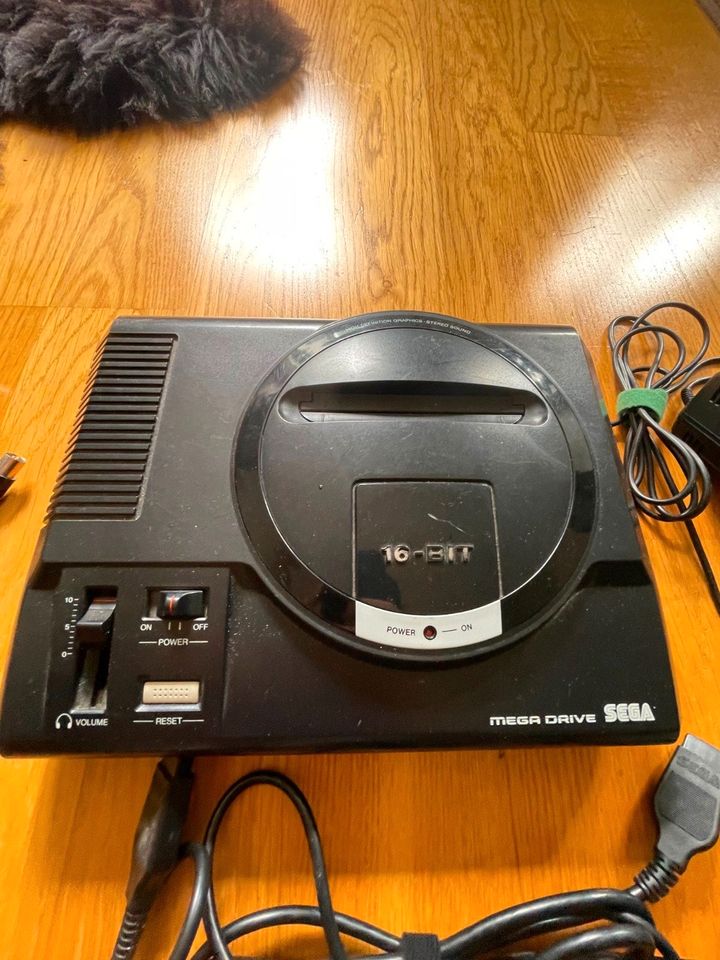 Sega Mega Drive Orginal mit Sonic in Bad Tölz