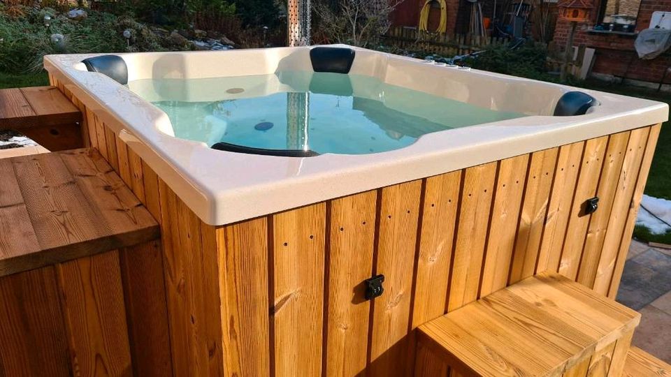 Achteckiger Badezuber Edelstahl Holzofen GFK Acryl Hot Tub Zuber Badefass Whirlpool Pool Sauna Fasssauna Garten Haus Erfurt Grill Kamin Brennholz Tiny House Terrasse Urlaub Ferienhaus Sauna Hochzeit in Erfurt