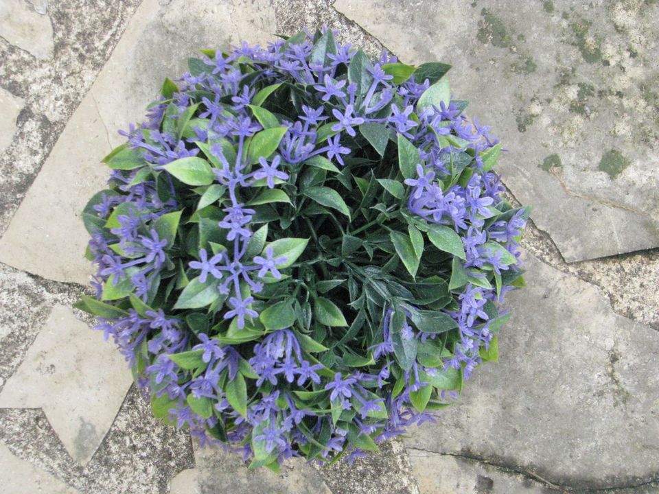 Kunstblume große Lavendelkugel in Wassertrüdingen