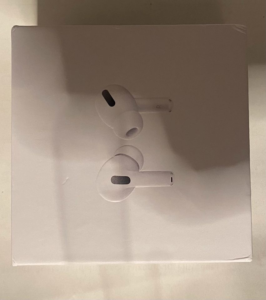 AirPods Pro mit MagSafe Charging Case in Frankfurt am Main