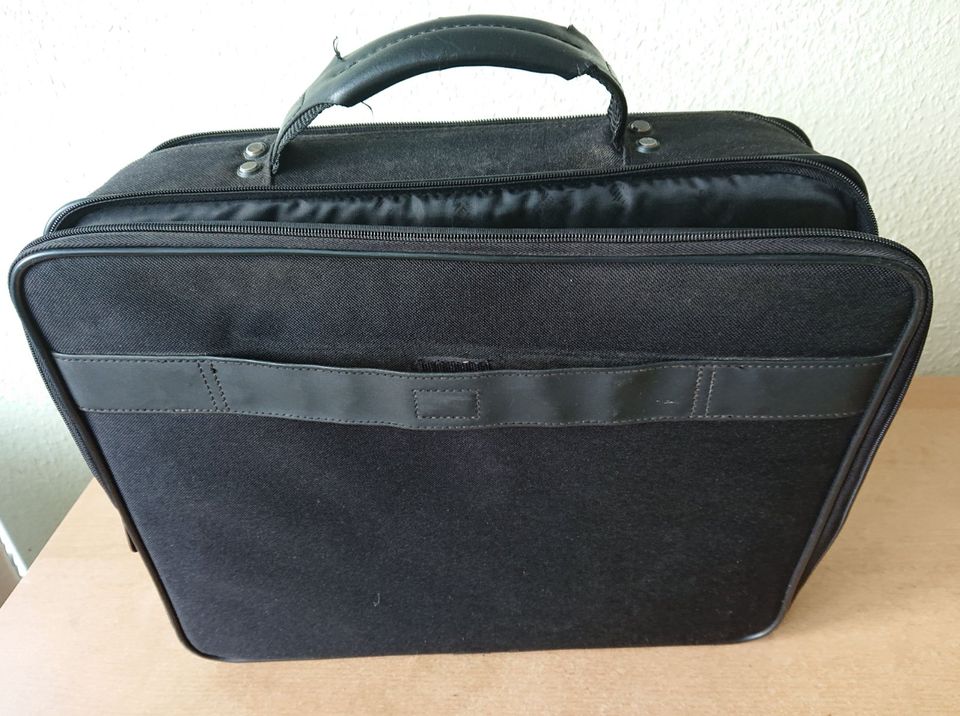 Fujitsu Siemens S26391-F119-L60 Notebook Laptop Tasche Schwarz in Köln