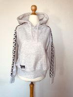 Superdry Oversize Hoodie Pulli Pullover Kuschlig 42 weiß grau Niedersachsen - Hameln Vorschau