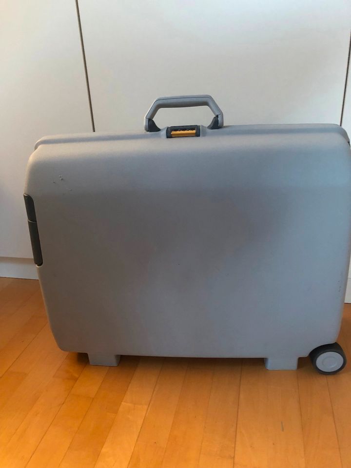 Samsonite Koffer in Bestensee