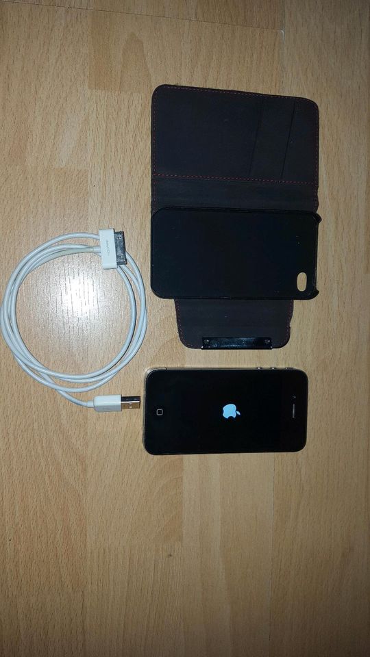 IPhone 4s mit Adapter und Kabel in Dortmund