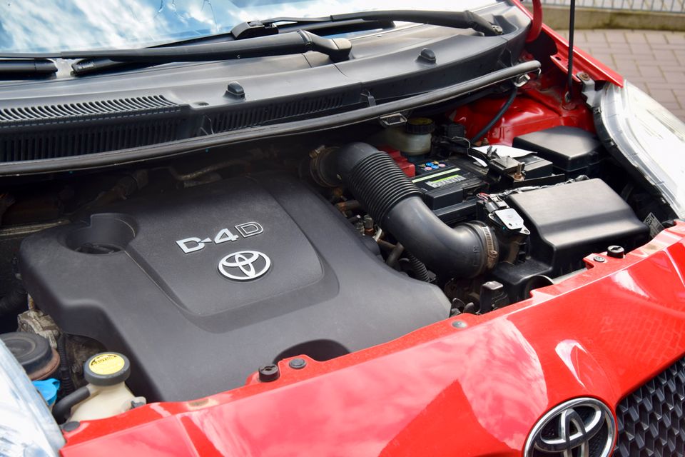 Toyota Yaris 1.4l Diesel TÜV NEU+ Gepflegt+ Garagenwagen+ Klima++ in Papenburg