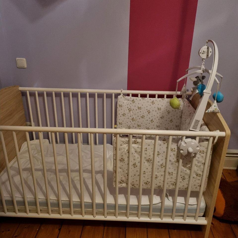 Babybett inklusive Zubehör in Lippstadt
