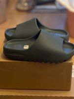 Adidas Yeezy Slide Slate Marine US10 Marburg - Wehrda Vorschau