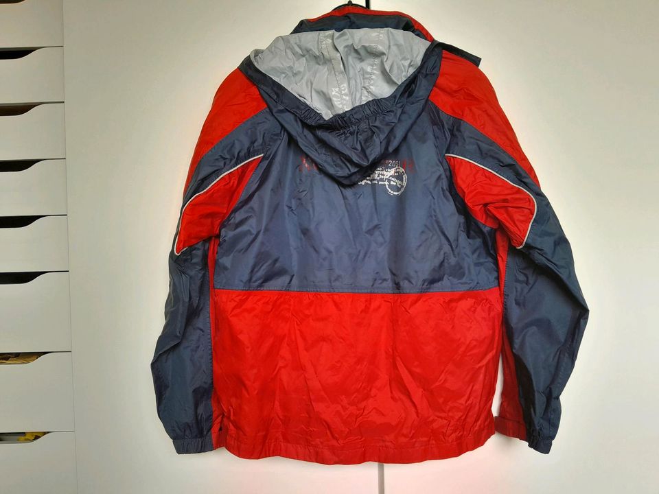 Kinder Regenjacke rot blau 152 in Blankenfelde-Mahlow