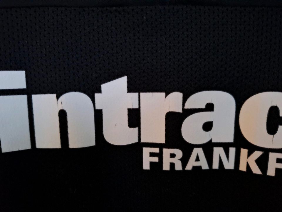 Eintracht Frankfurt Trikot in Echzell 