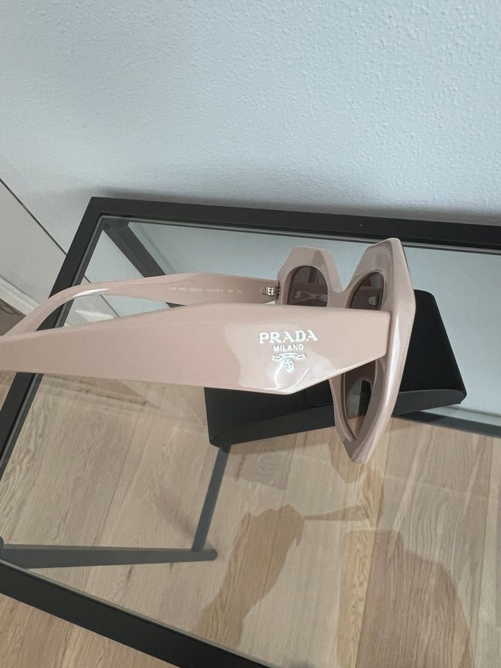 Prada Sonnenbrille SPR 16w in Landsberg (Lech)