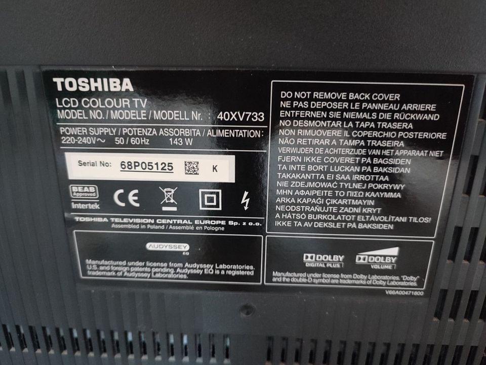 LCD TV TOSHIBA 40XV733 in Poxdorf