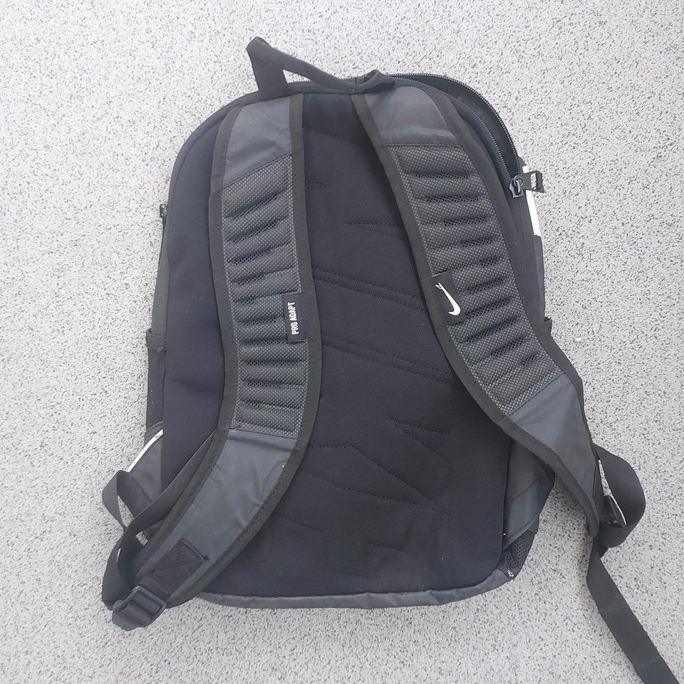 Nike Rucksack schwarz in Ismaning