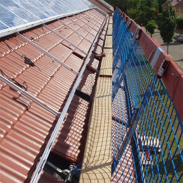 Layher Photovoltaik Solarbauer Schutzwand Absturzsicherung 40 m in Hennigsdorf