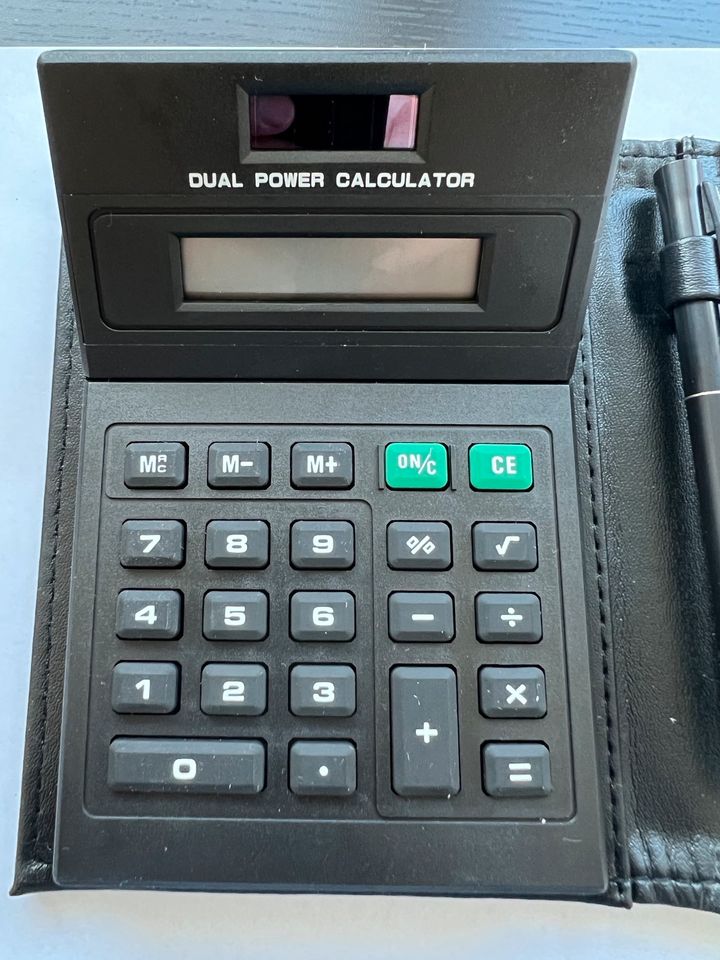 TASCHENRECHNER / PORTFOLIO CALCULATOR / DUAL POWER in München