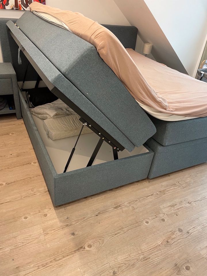 Boxspringbett von Swiss Sense mit 2 Nachttischen in Langenhagen