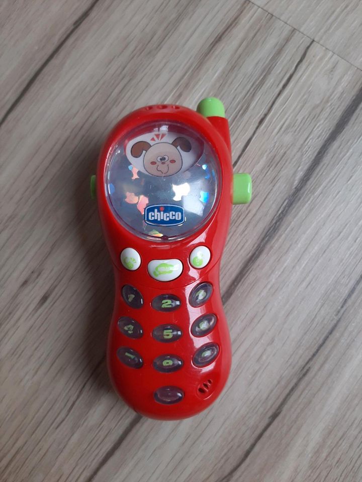 Telefon Handy Kinder Chicco Spieltelefon mit Licht + Sound in Hamburg