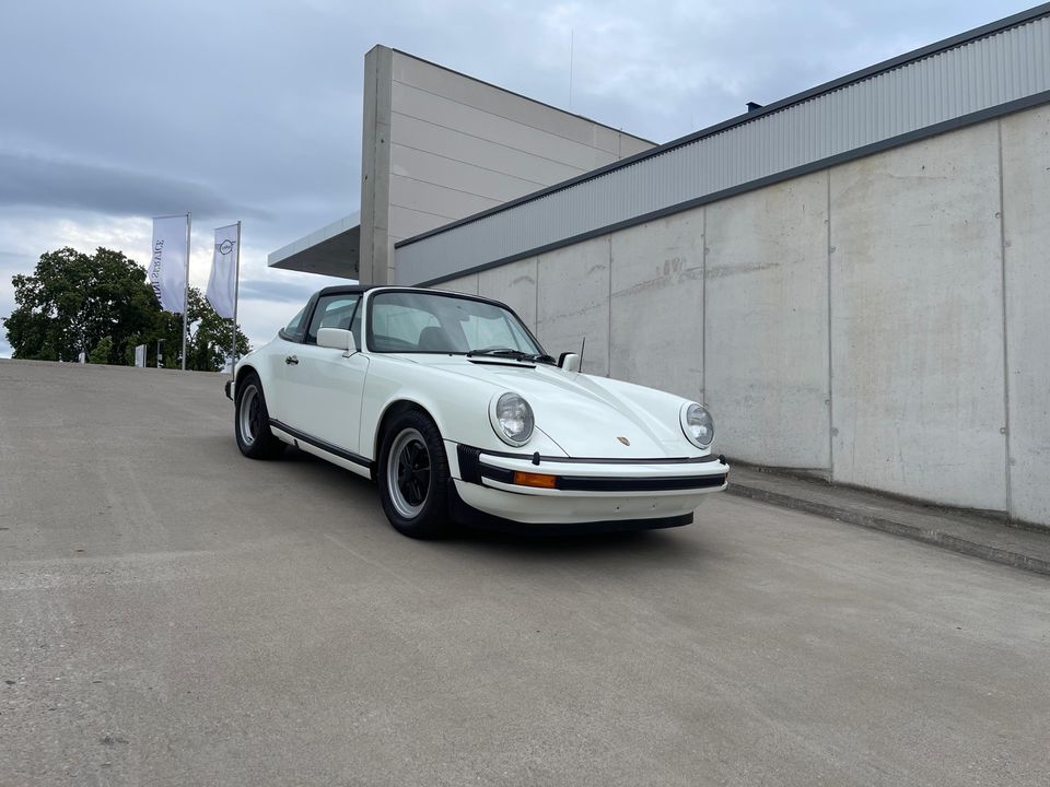 Porsche 911 SC Targa 1. Hand in Hamburg