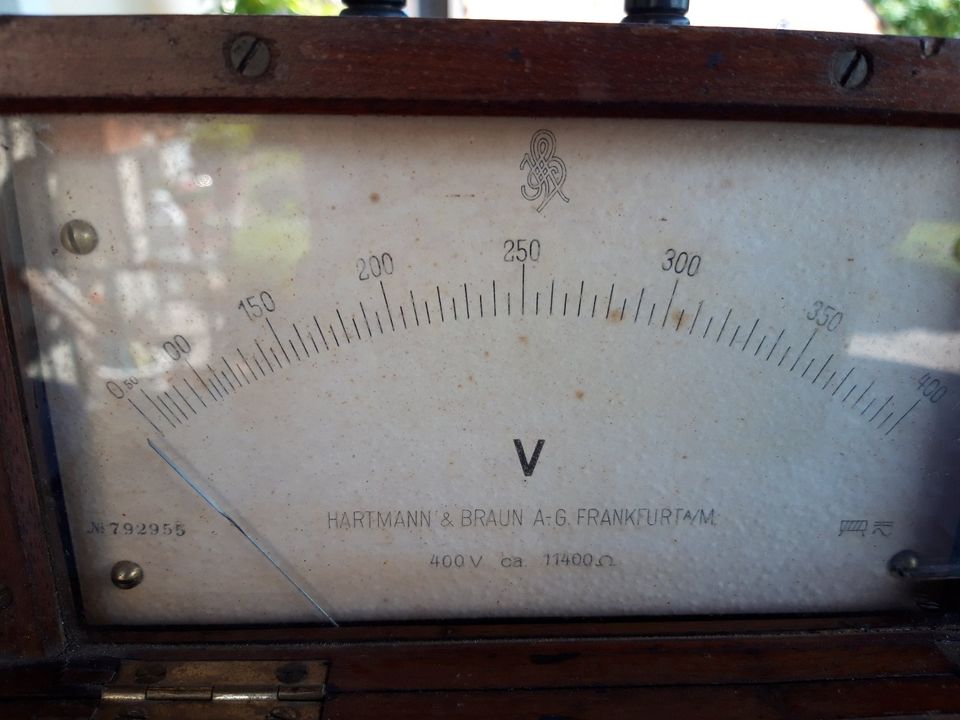 Altes Volt- und Amperemeter in Soyen