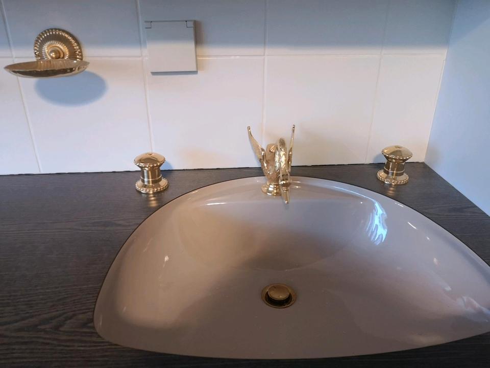 Hochwertiges vergoldetes Wasserhahn-Set (Schwan Design) 2/2450 in Wald-Michelbach