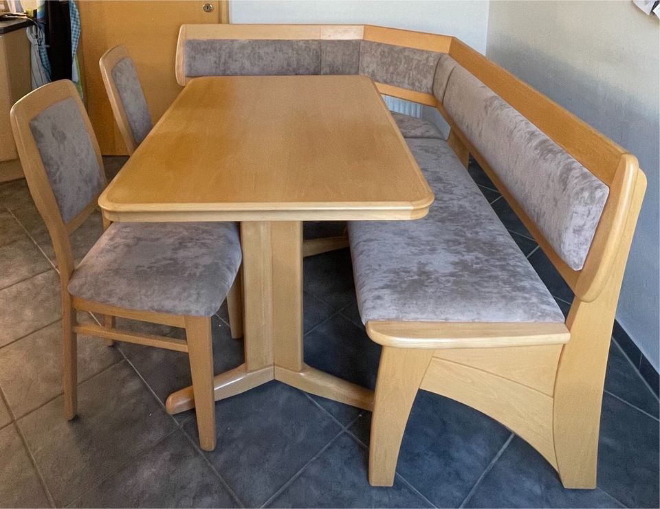 Eckbank Küchenbank mit 2 Stühlen und ausziehbarem Tisch in Velen
