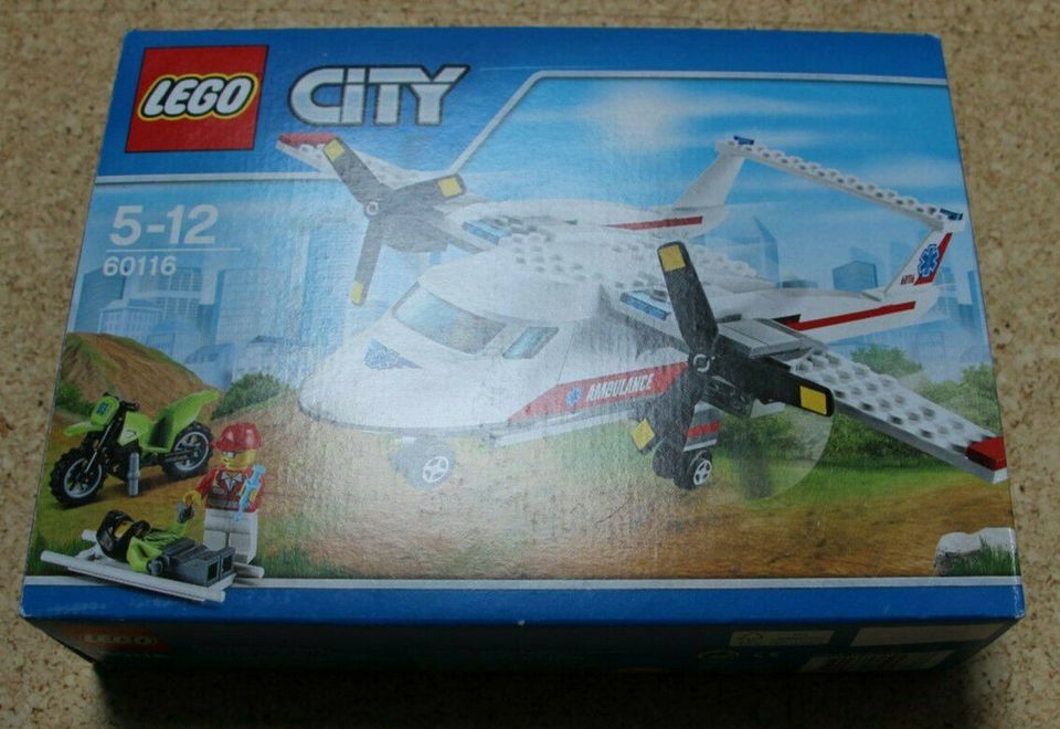 Lego City Ambulance Set 7890 + 7902 + 7903 + 60116 in Rheinstetten