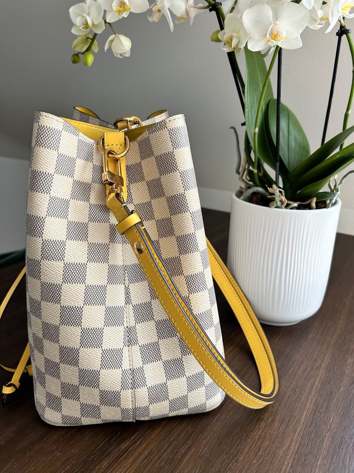 LOUIS VUITTON NEONOE Damier Azur Yellow Handtasche in München