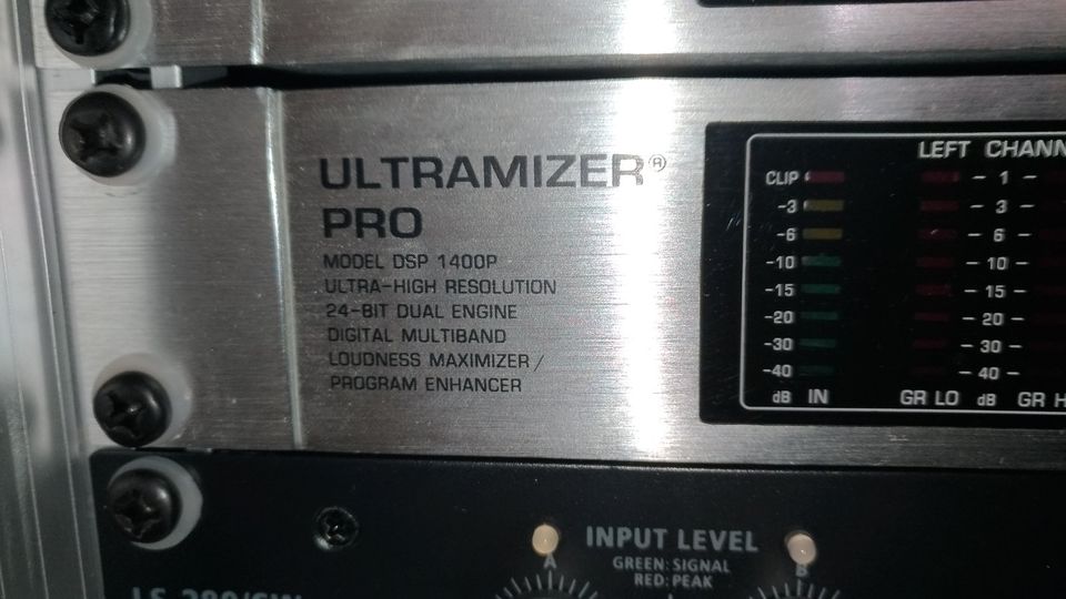 Behringer DSP 1400 P Multiband Loudness Digital Sound Prozessor in Schönenberg (Schwarzwald)