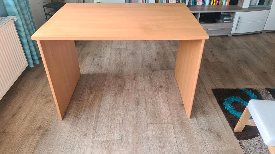Schreibtisch buche 1,06x0,75x0,75m in Künzell