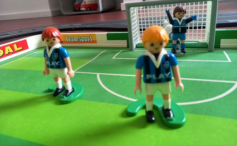 Playmobil Fussballarena mit Schiedsrichtern/elektr.Torwand in  Nordrhein-Westfalen - Paderborn | Playmobil günstig kaufen, gebraucht oder  neu | eBay Kleinanzeigen ist jetzt Kleinanzeigen