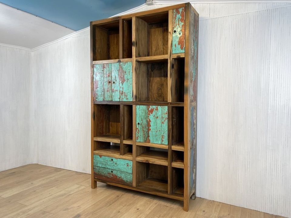 Boatwood by WMK # Schöner Bücherschrank aus altem Bootsholz, ein handgefertigtes Unikat aus massivem Teakholz # Regal Bücherregal Holzregal Highboard Schrank Garderobe Spind Industrial Design Loft in Berlin