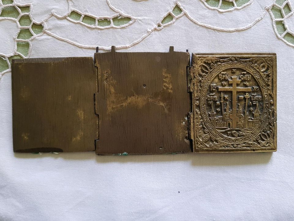 Triptychon aus Bronze, klappbar in Ahlen