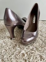 Pumps von Tamaris | nur 1x getragen | Gr. 41 | lila metallic Baden-Württemberg - Endingen Vorschau