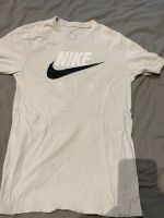 NIKE T-shirt Größe M Kr. München - Ottobrunn Vorschau