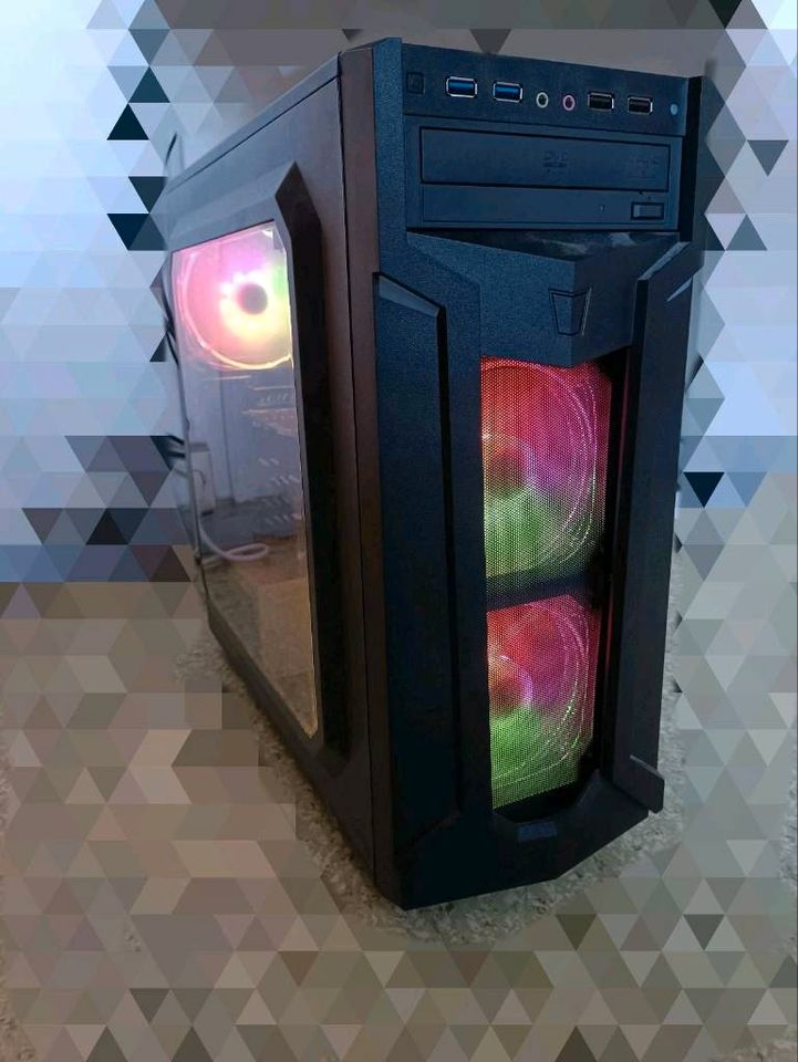 RGB Gaming Tower PC in Kirchberg