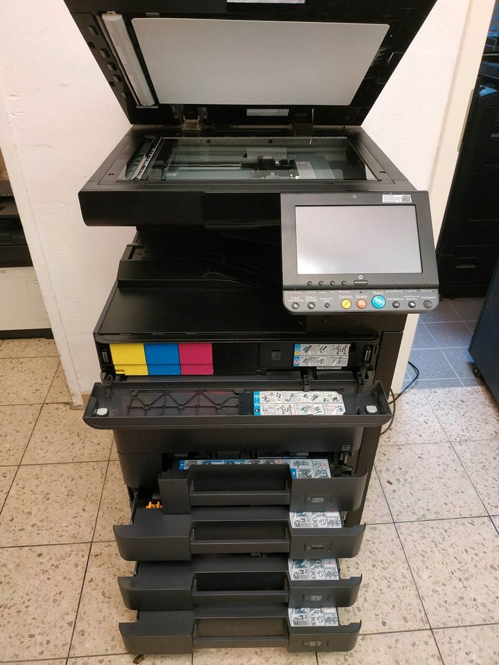 Kyocera TASKalfa 3252ci Color Drucker Kopierer Scannen in Weismain