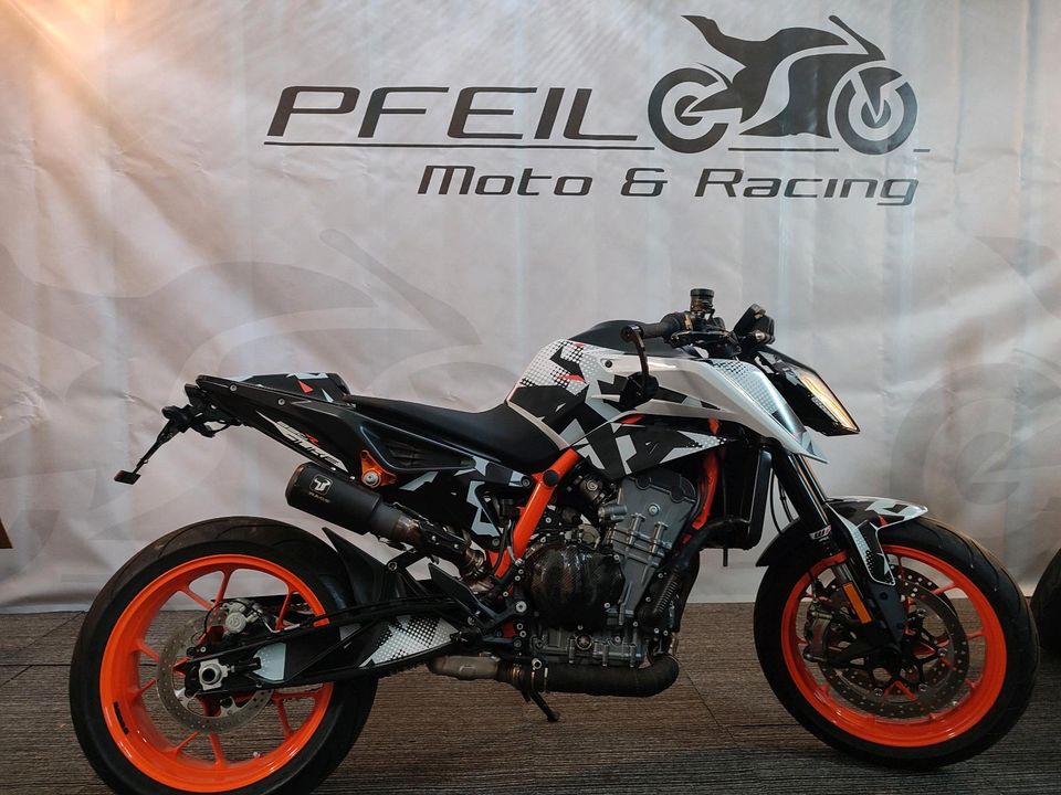 KTM 890 Duke R Dekor IX Race Finanzierung möglich in Hainichen